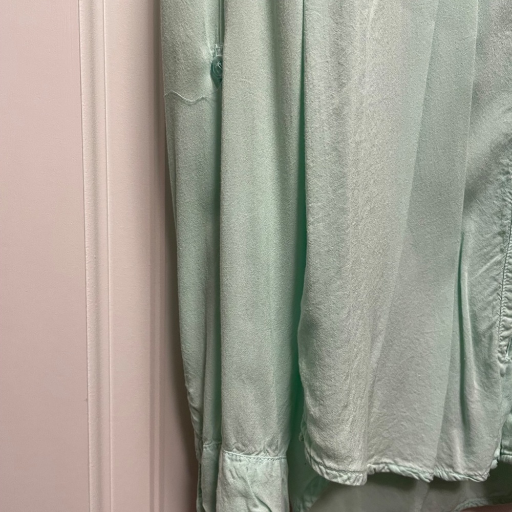 Splendid Light Green Button-Down Blouse Size Small - image 4